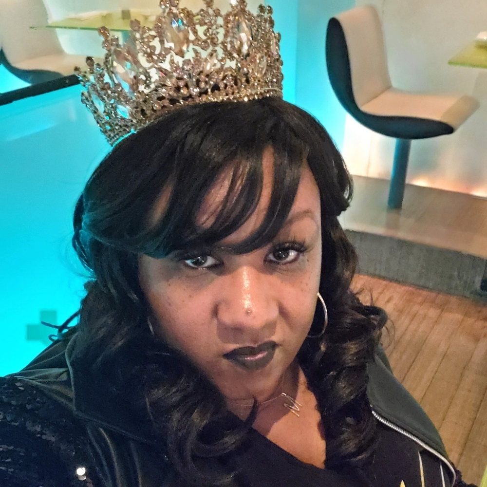 Meet your Posher, Monique